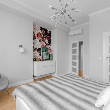 Unitapartament Delux Warszawa Centrum Blisko Plac Zbawiciela Hala Koszyki Metro Politechnika Jest To Elegancki I Wygodny Apartament Na Noclegi I Pobyt W Warszawie - Zapraszamy Bagian luar foto